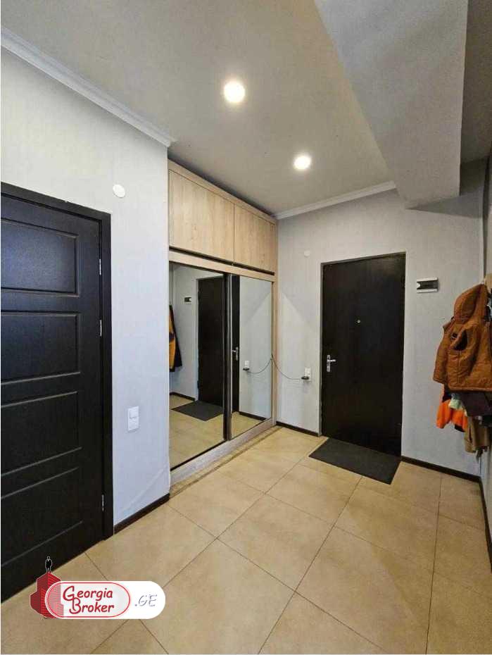 nearly repaired 2-room apartment for sale