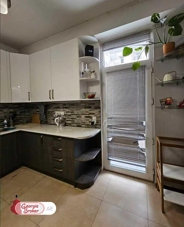 nearly repaired 2-room apartment for sale