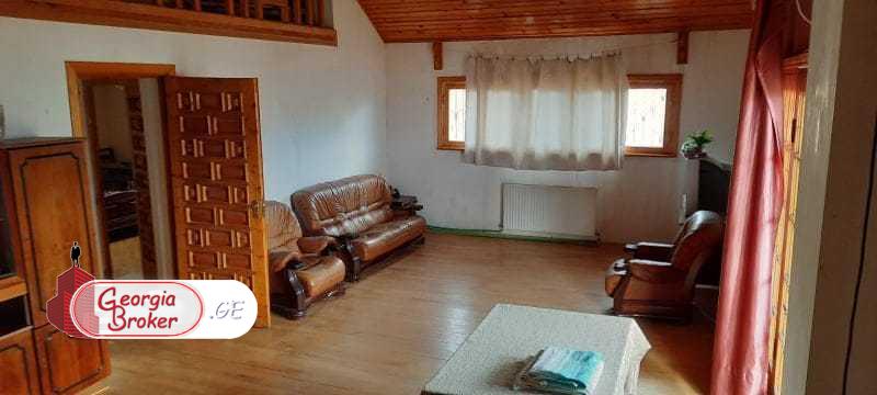 იყიდება ძველი გარემონტებული 6 ოთახიანი სახლი