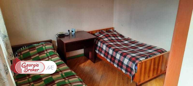 იყიდება ძველი გარემონტებული 6 ოთახიანი სახლი