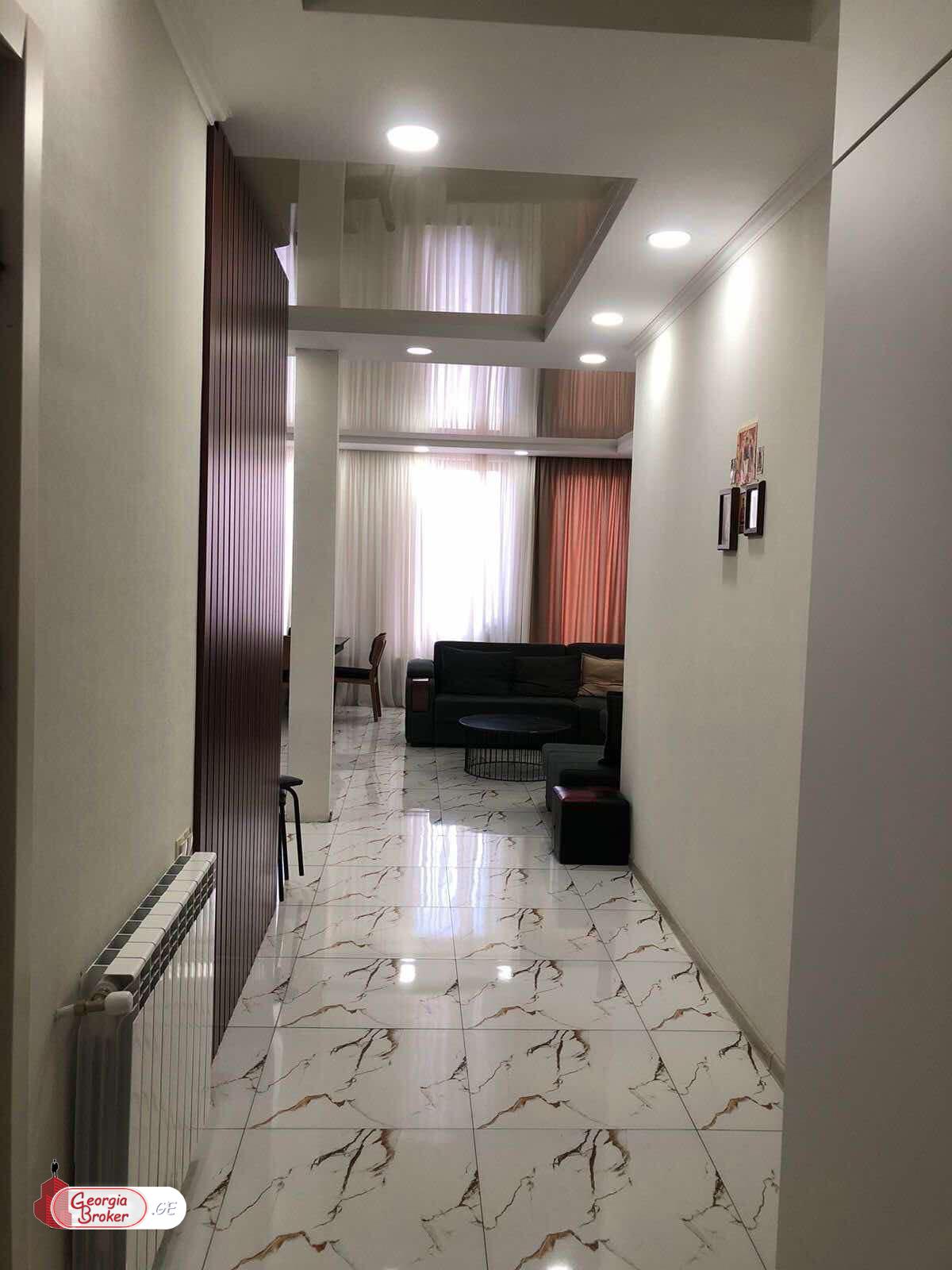 იყიდება ახალი გარემონტებული 5 ოთახიანი ბინა