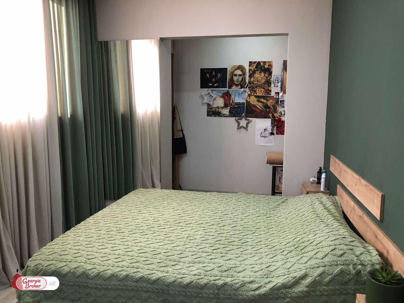 იყიდება ახალი გარემონტებული 5 ოთახიანი ბინა