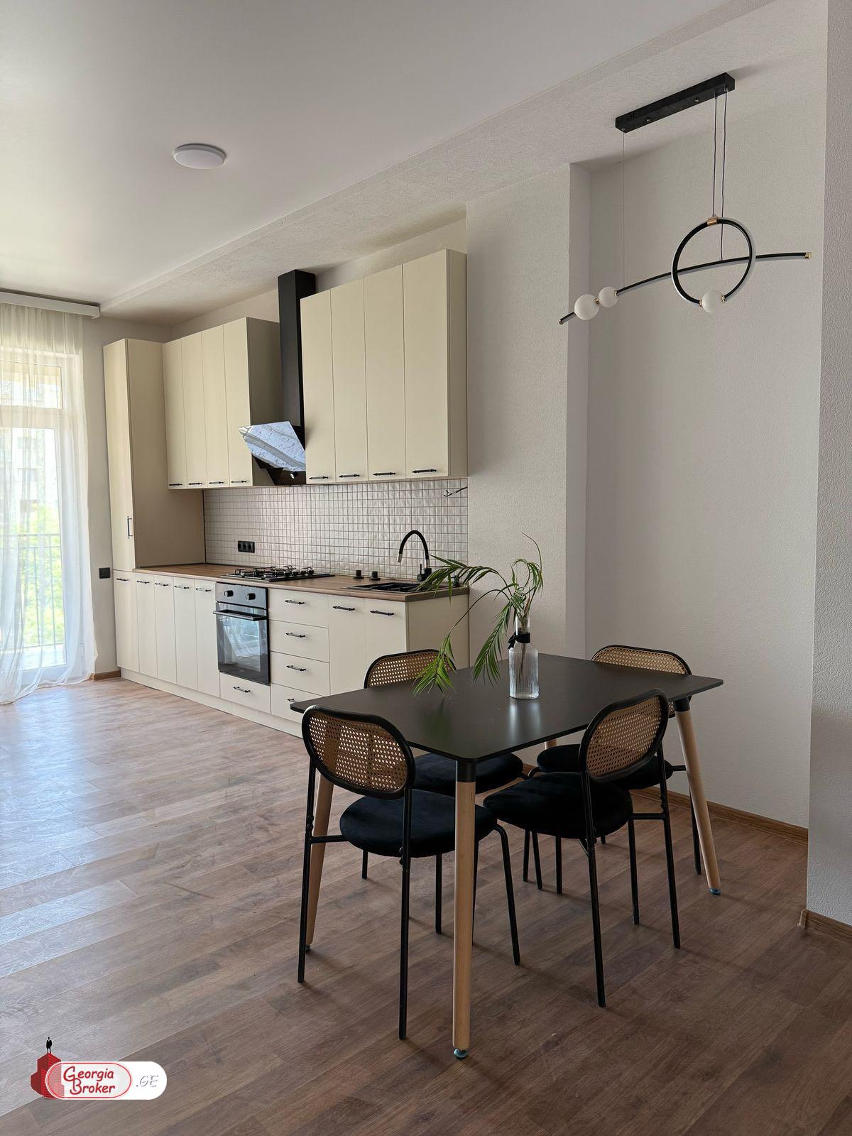 იყიდება ახალი გარემონტებული 3 ოთახიანი ბინა