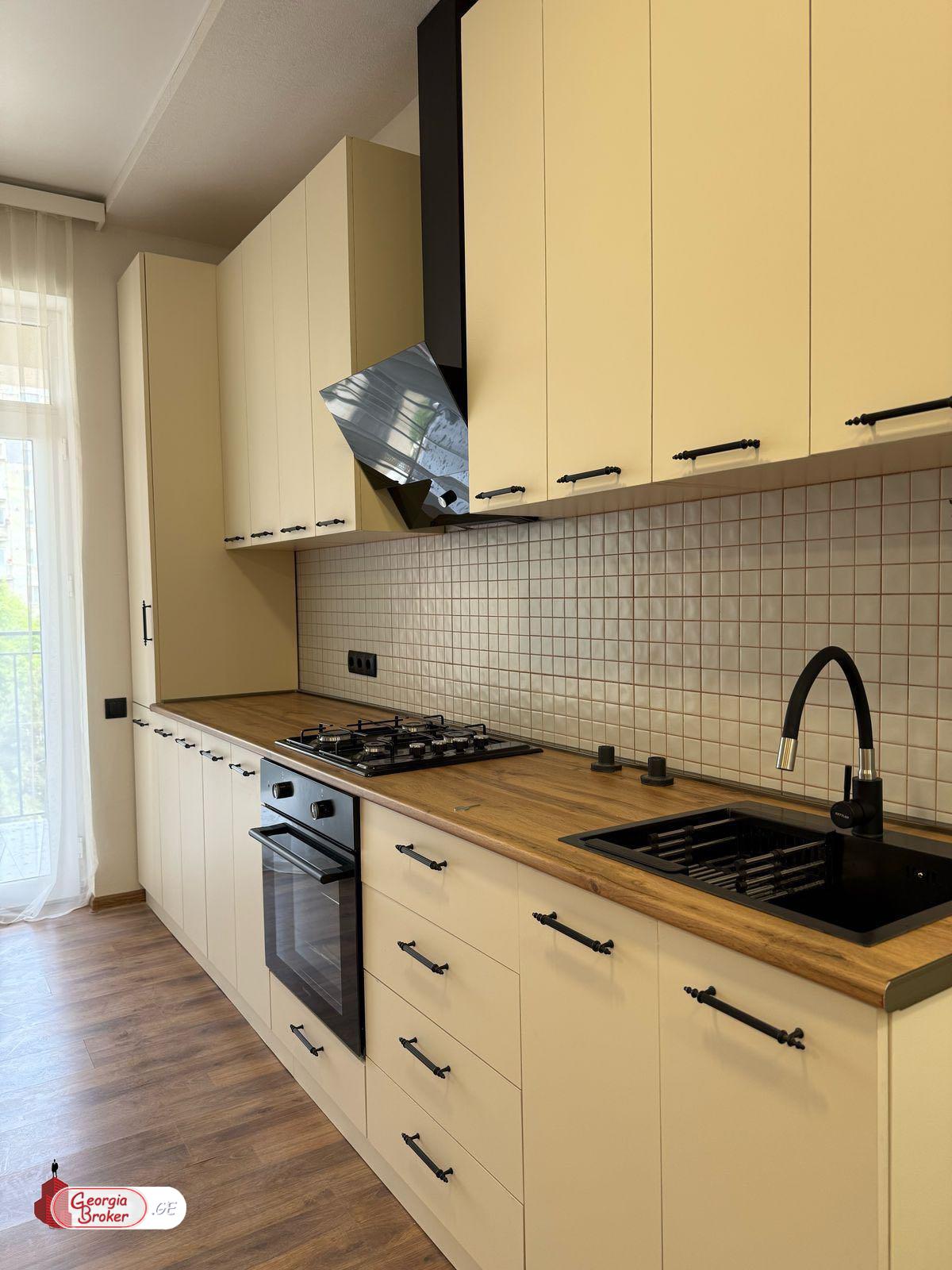 იყიდება ახალი გარემონტებული 3 ოთახიანი ბინა