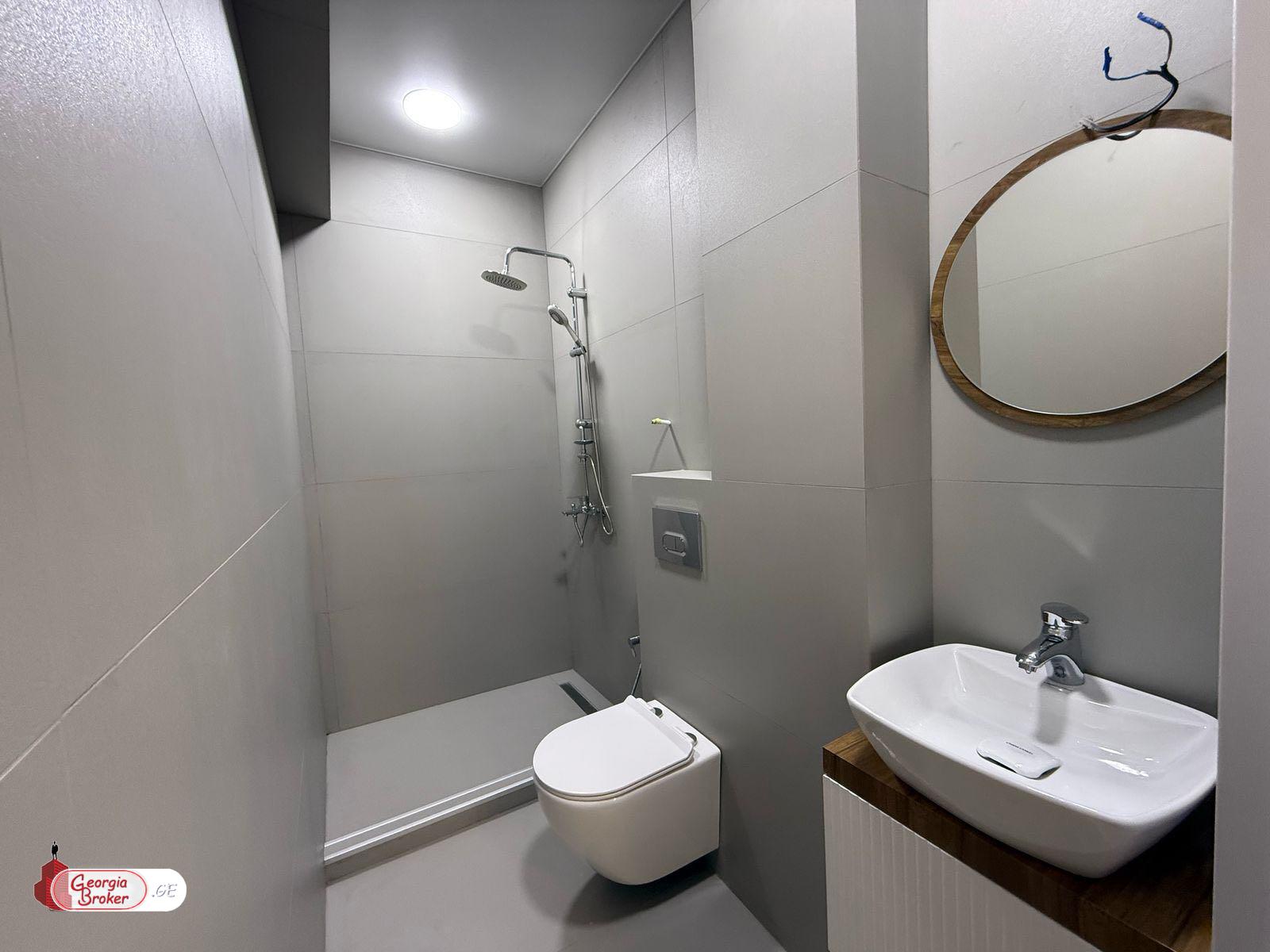 იყიდება ახალი გარემონტებული 3 ოთახიანი ბინა