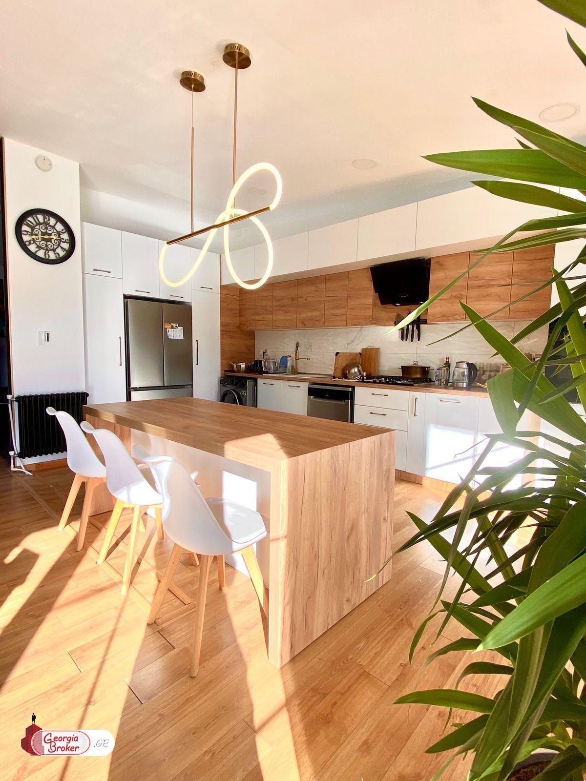 იყიდება ახალი გარემონტებული 4 ოთახიანი ბინა