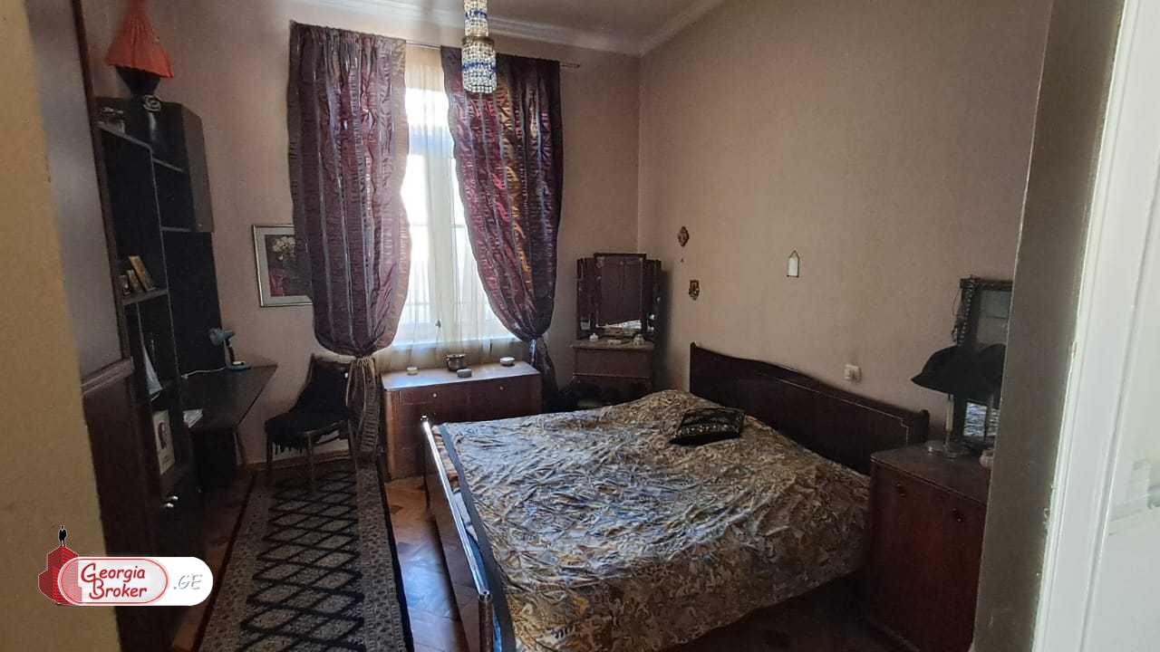 old repaired 3-room apartment for sale