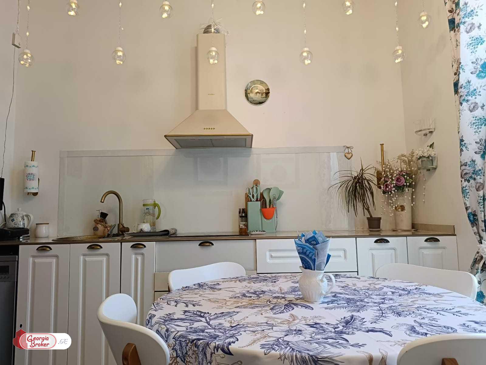 იყიდება ახალი გარემონტებული 2 ოთახიანი ბინა