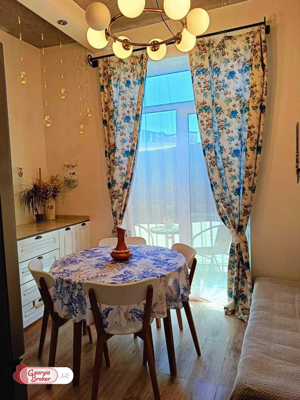 იყიდება ახალი გარემონტებული 2 ოთახიანი ბინა