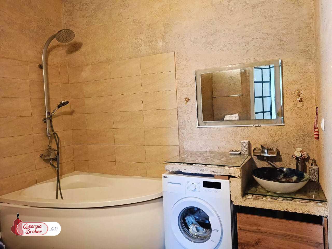 იყიდება ახალი გარემონტებული 2 ოთახიანი ბინა