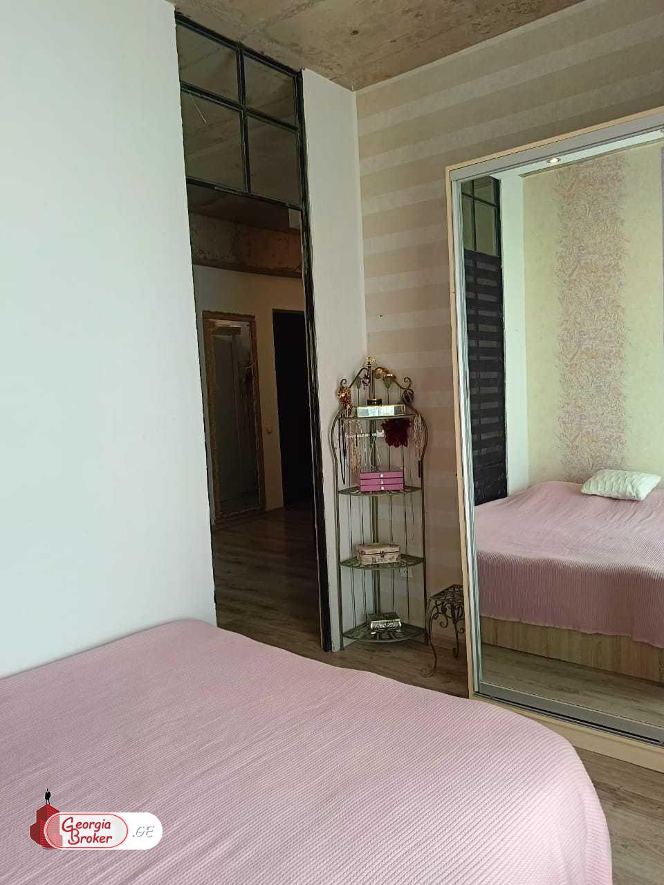 იყიდება ახალი გარემონტებული 2 ოთახიანი ბინა