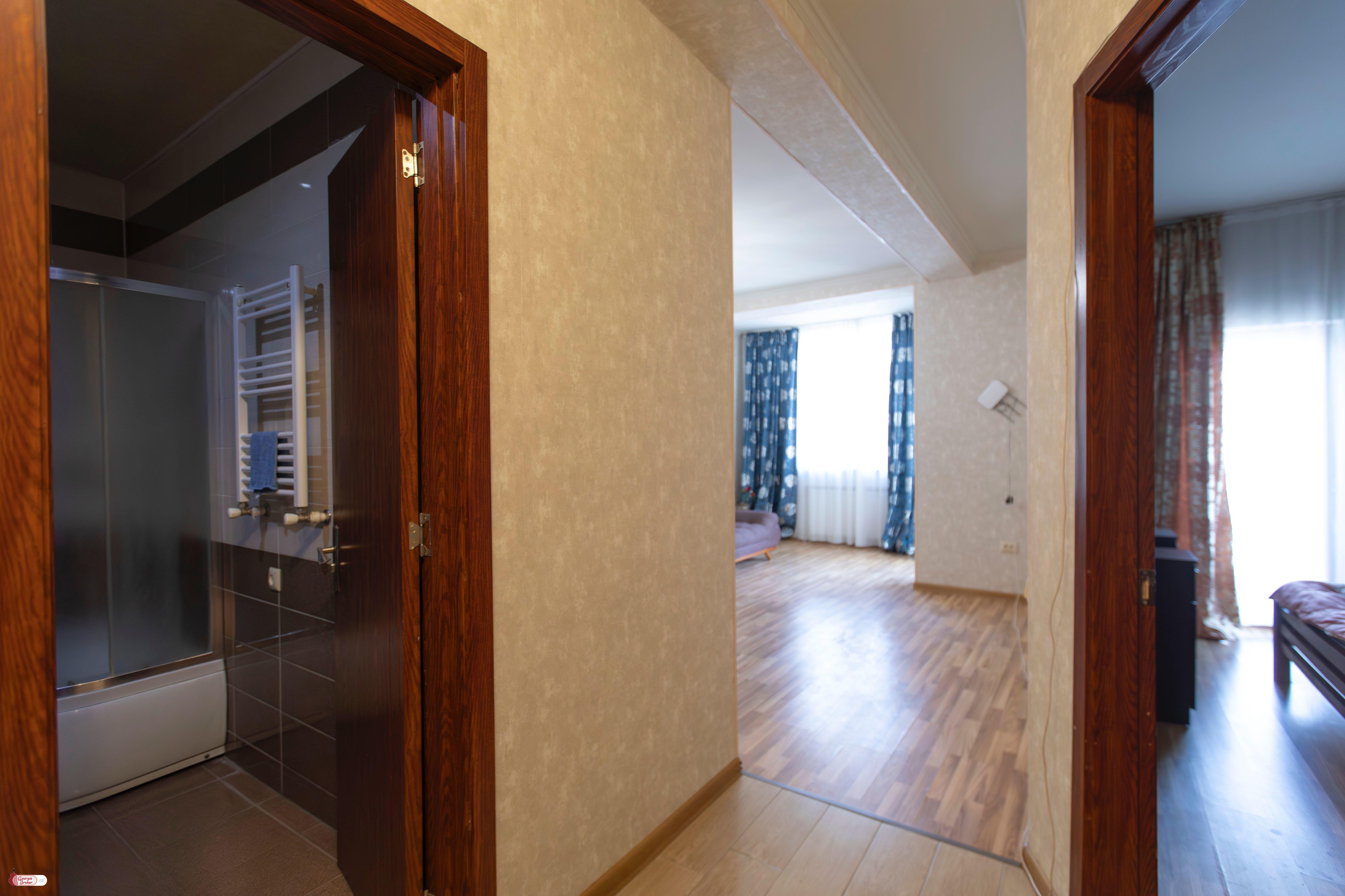 nearly repaired 2-room apartment for sale