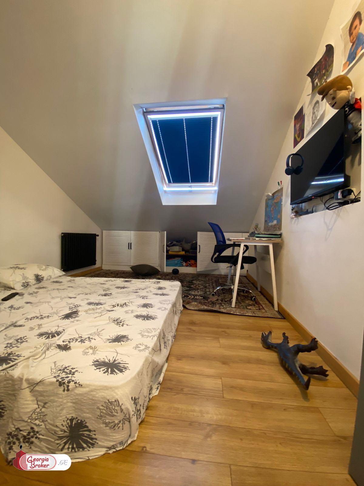 იყიდება ახალი გარემონტებული 4 ოთახიანი ბინა