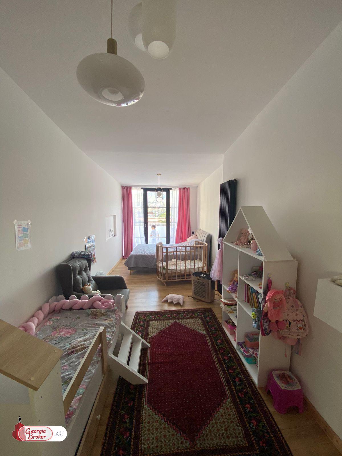 იყიდება ახალი გარემონტებული 4 ოთახიანი ბინა