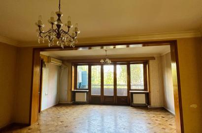 nearly repaired 4-room apartment for sale