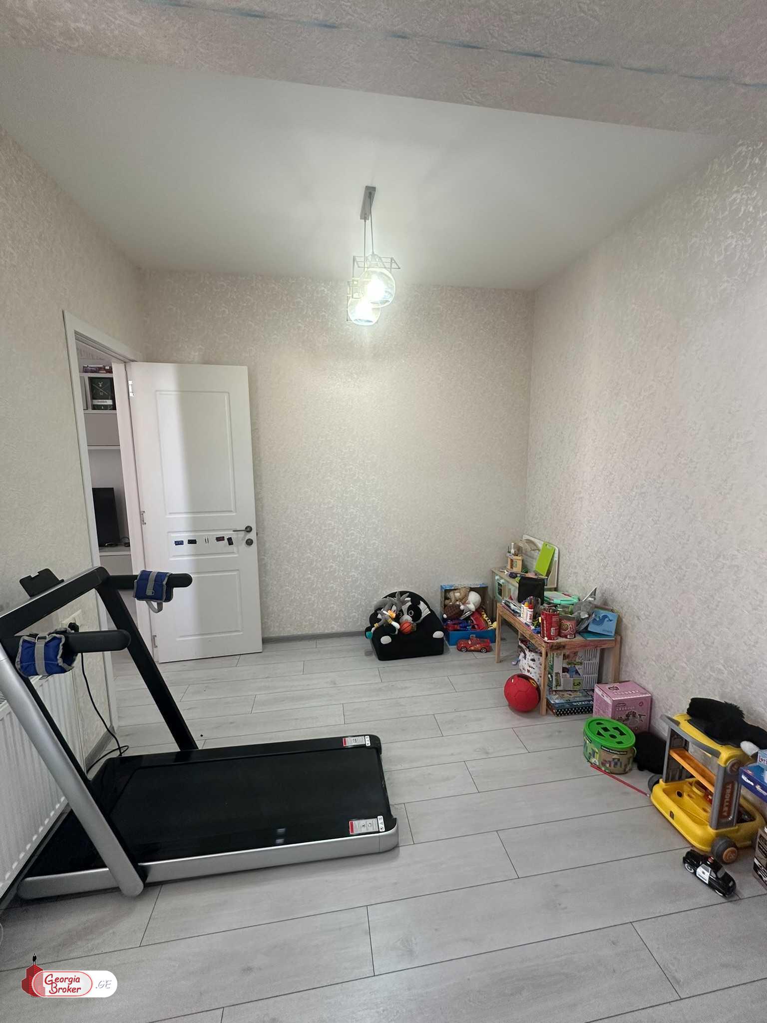 nearly repaired 3-room apartment for sale