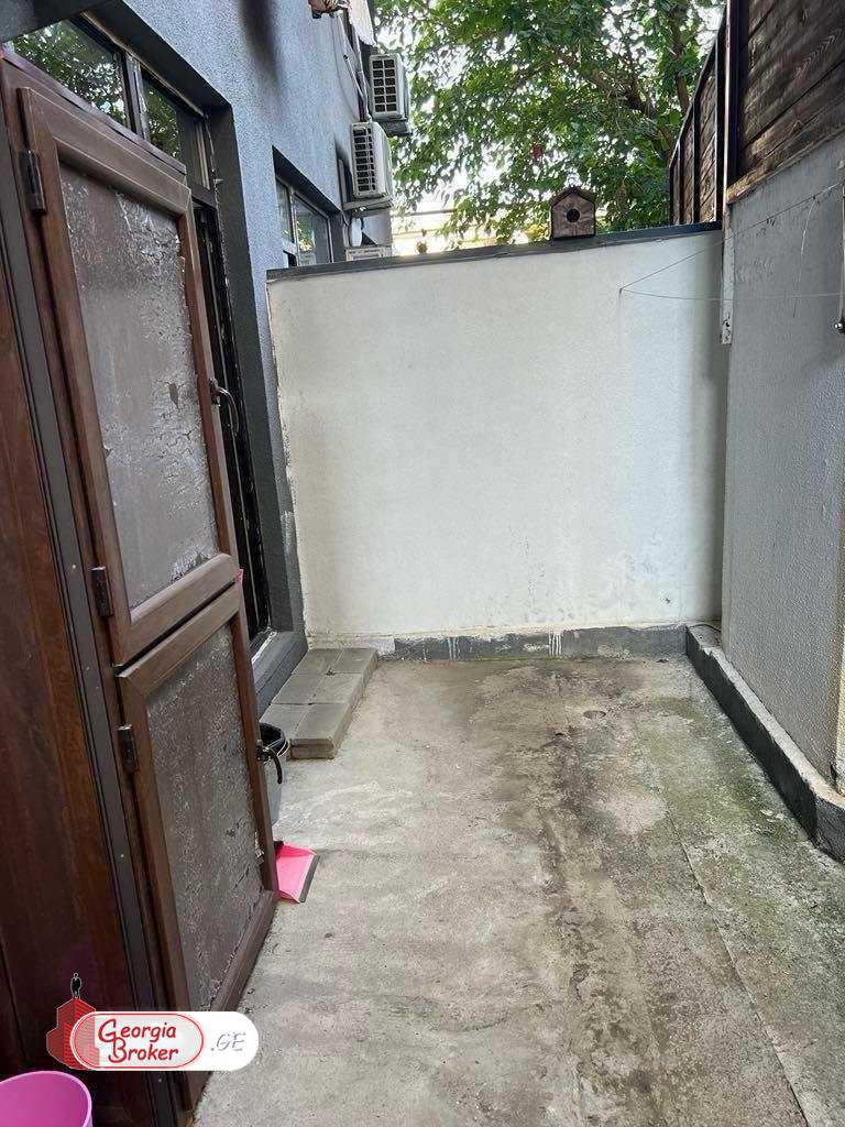 იყიდება ახალი გარემონტებული 2 ოთახიანი ბინა