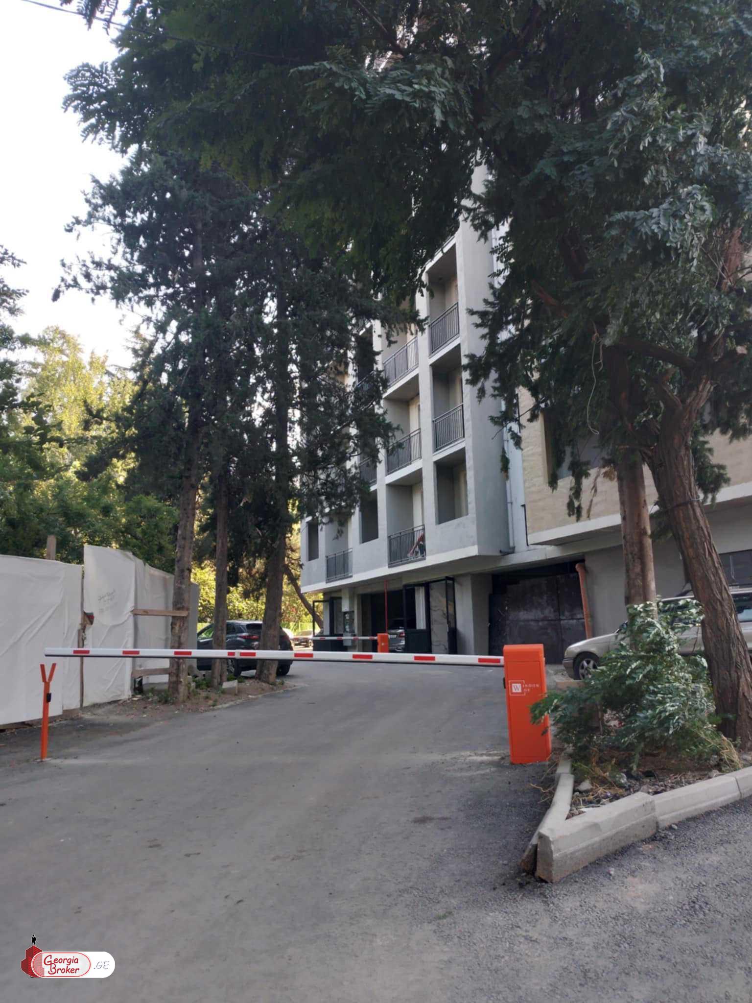 продается квартира новостройка 4-комнаты