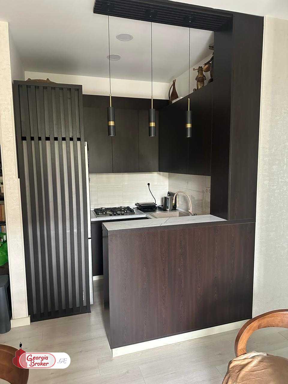 იყიდება ახალი გარემონტებული 4 ოთახიანი ბინა