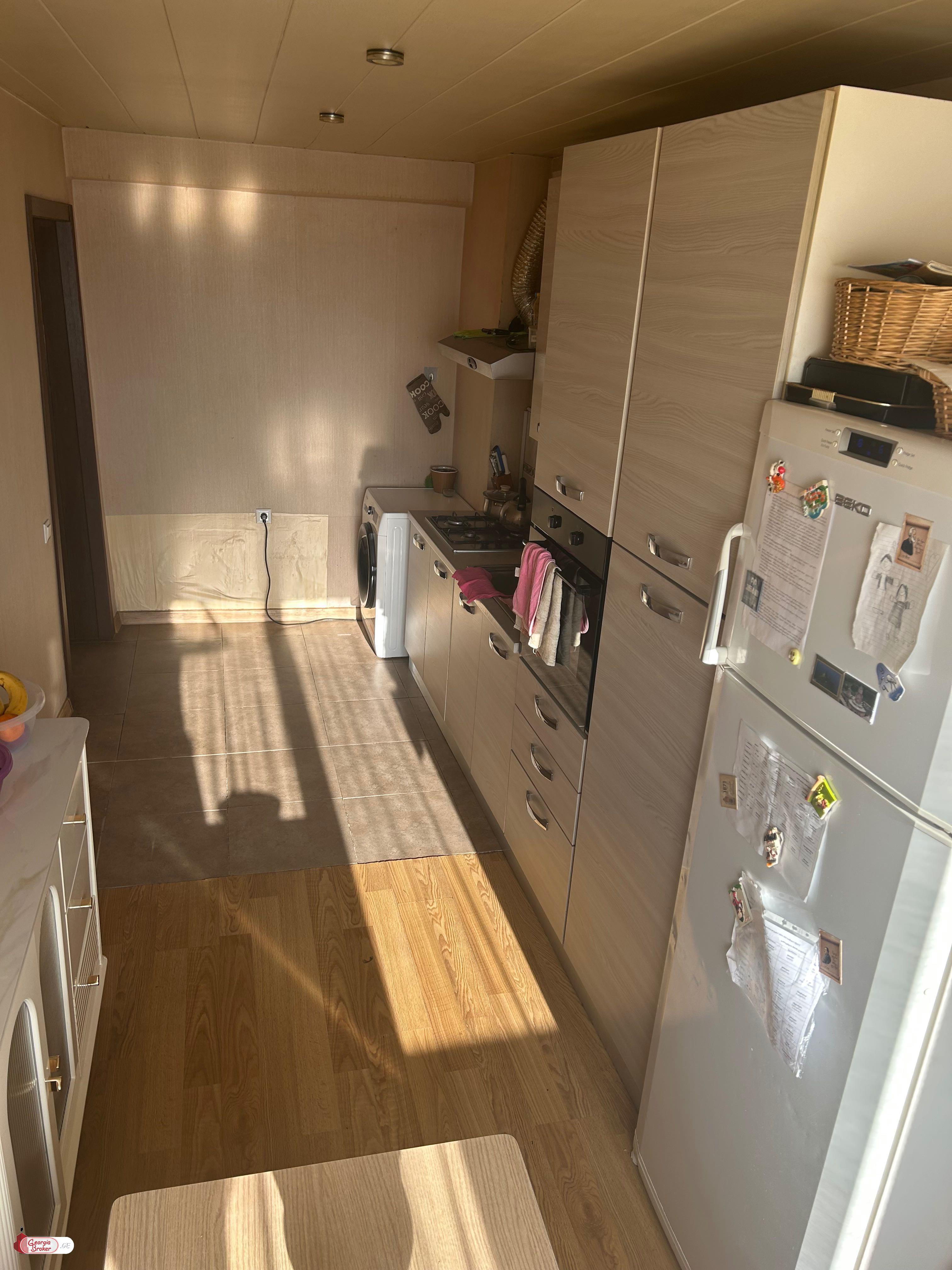 nearly repaired 3-room apartment for sale