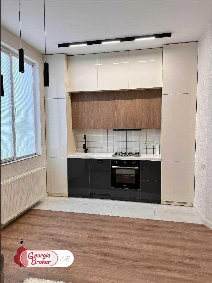 продается квартира с новым ремонтом 3-комнаты