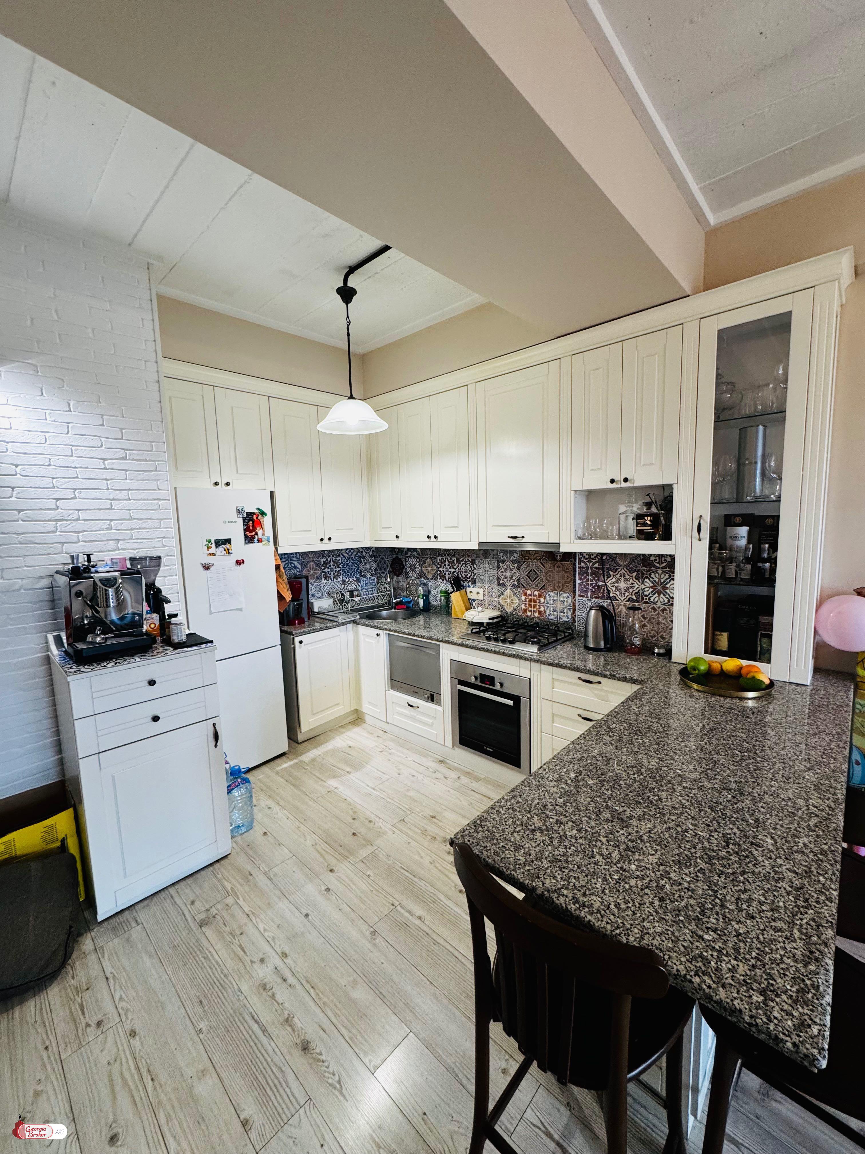 nearly repaired 3-room apartment for sale