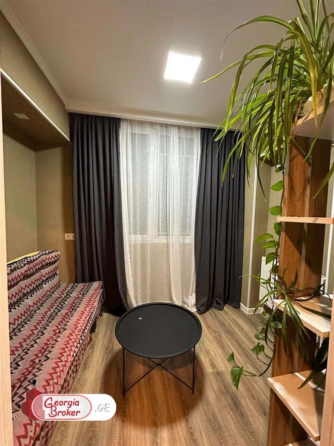 იყიდება ახალი გარემონტებული 5 ოთახიანი ბინა