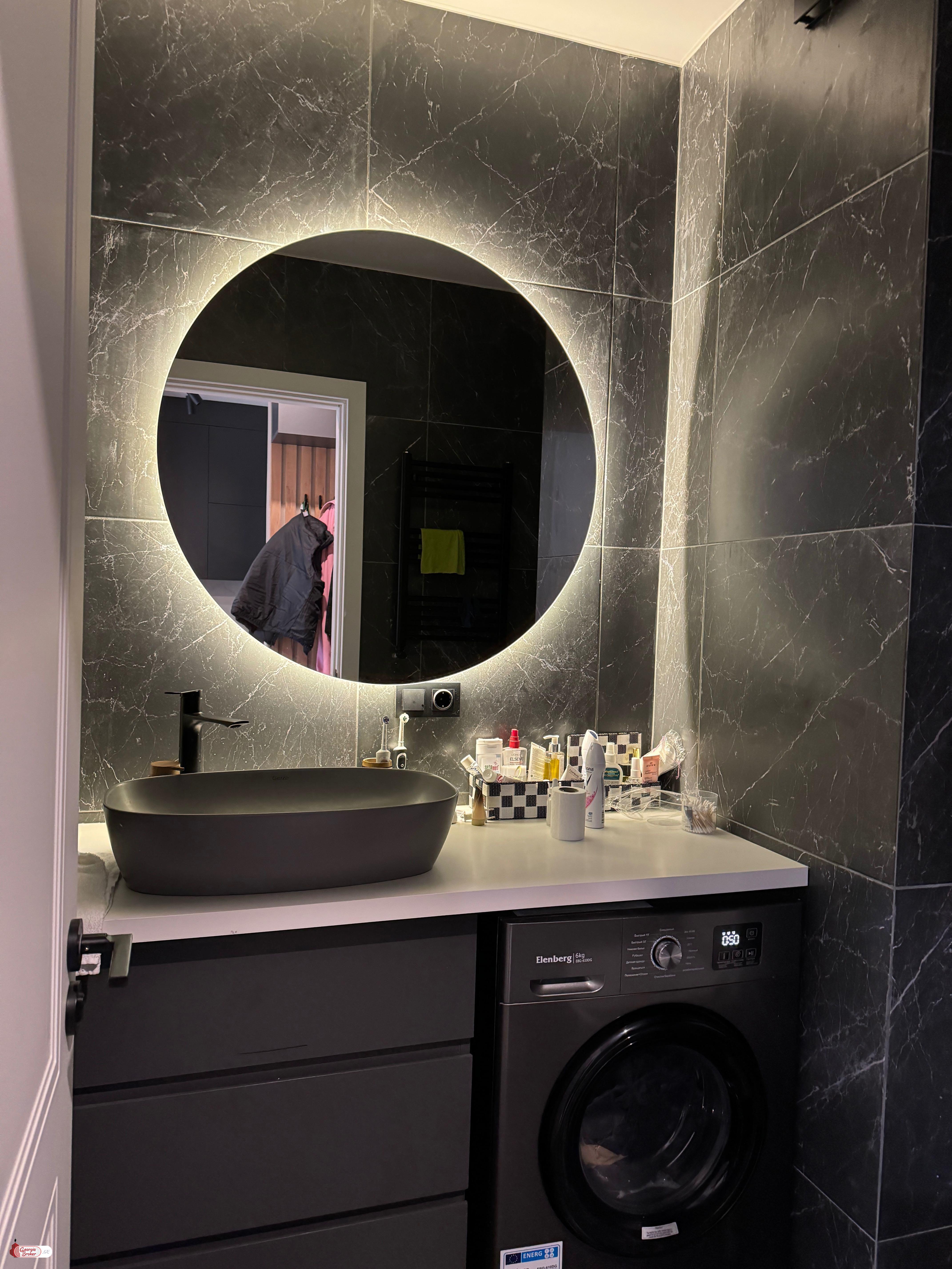 იყიდება ახალი გარემონტებული 2 ოთახიანი ბინა