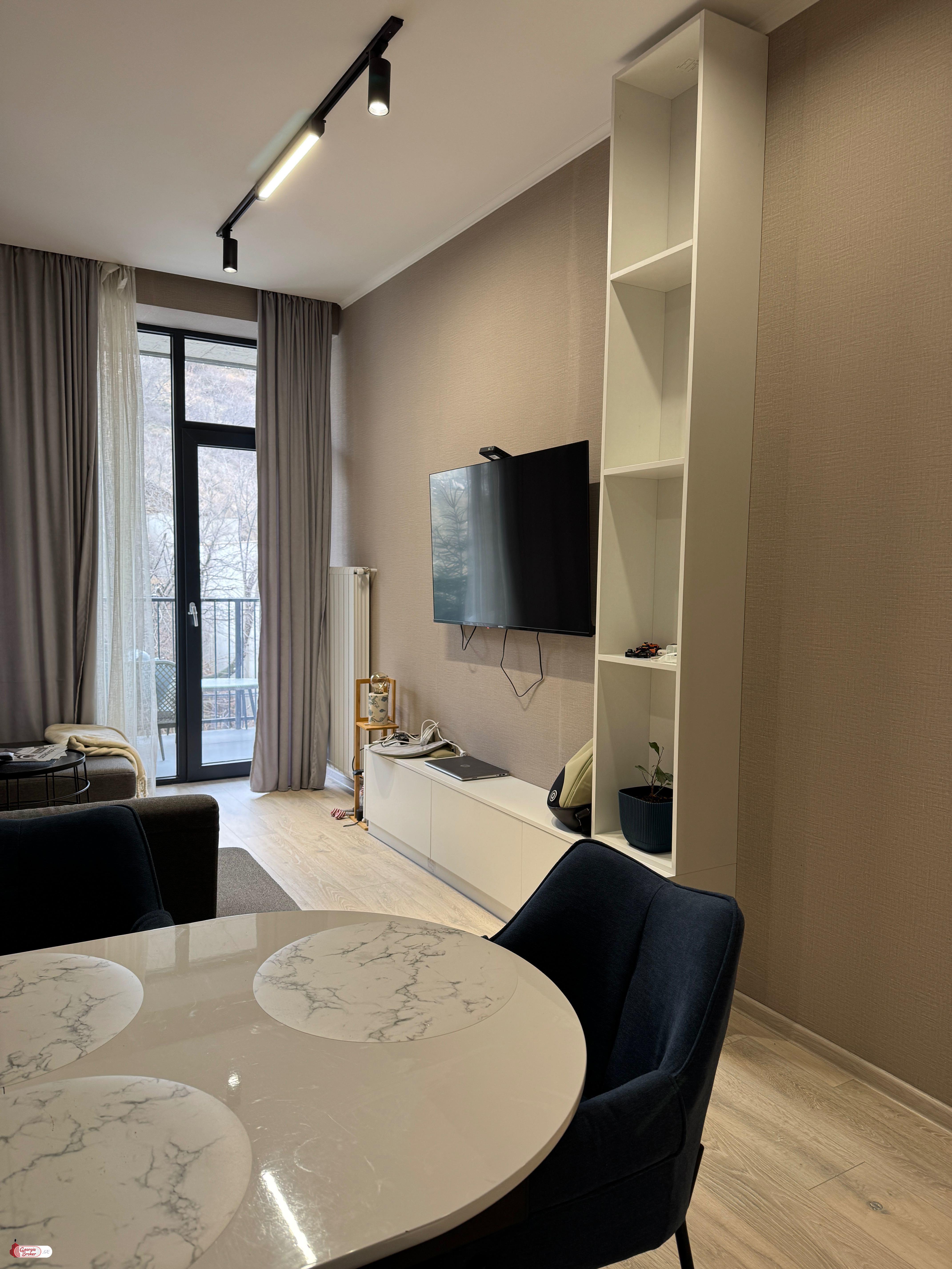 იყიდება ახალი გარემონტებული 2 ოთახიანი ბინა