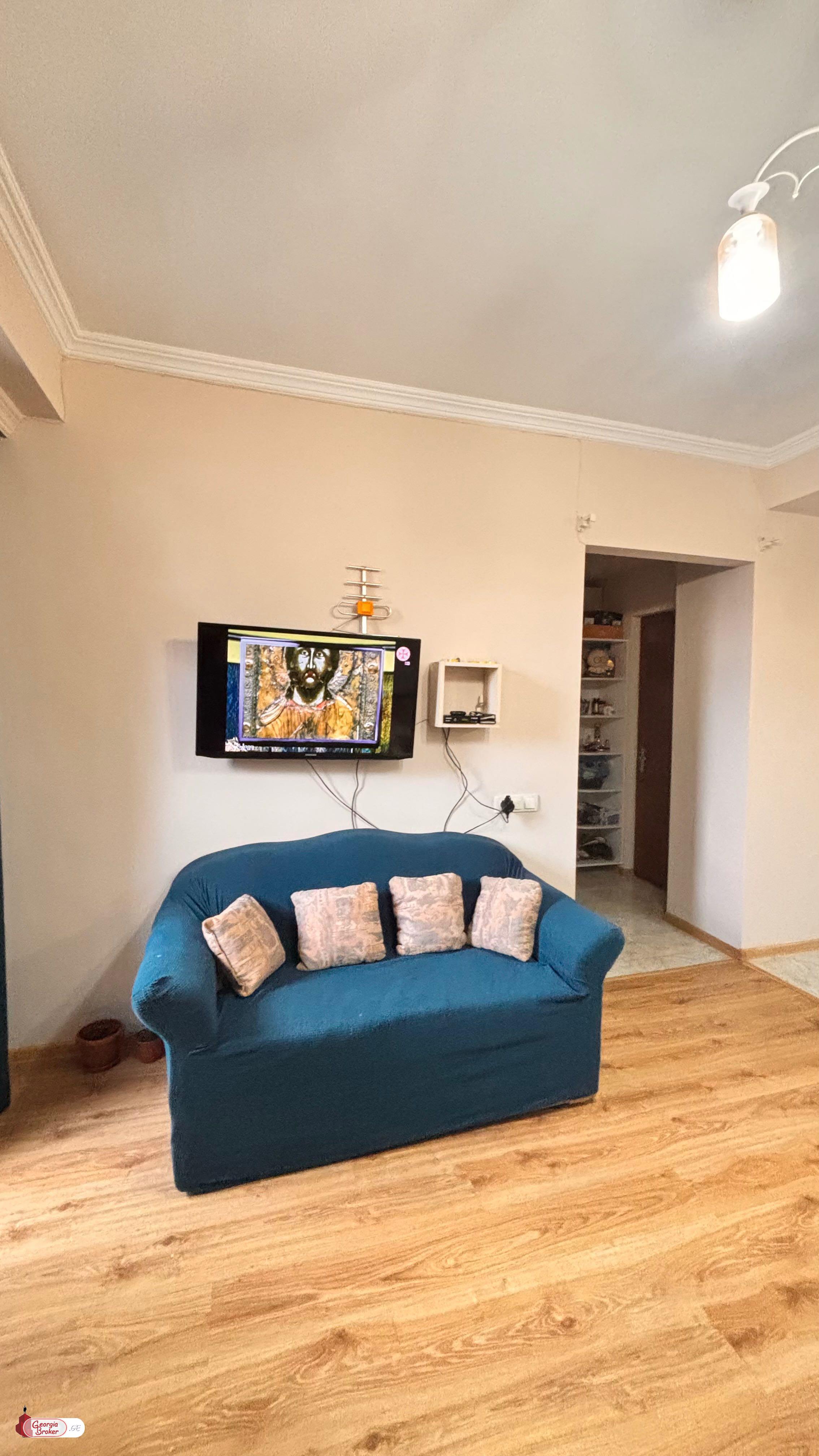 nearly repaired 3-room apartment for sale