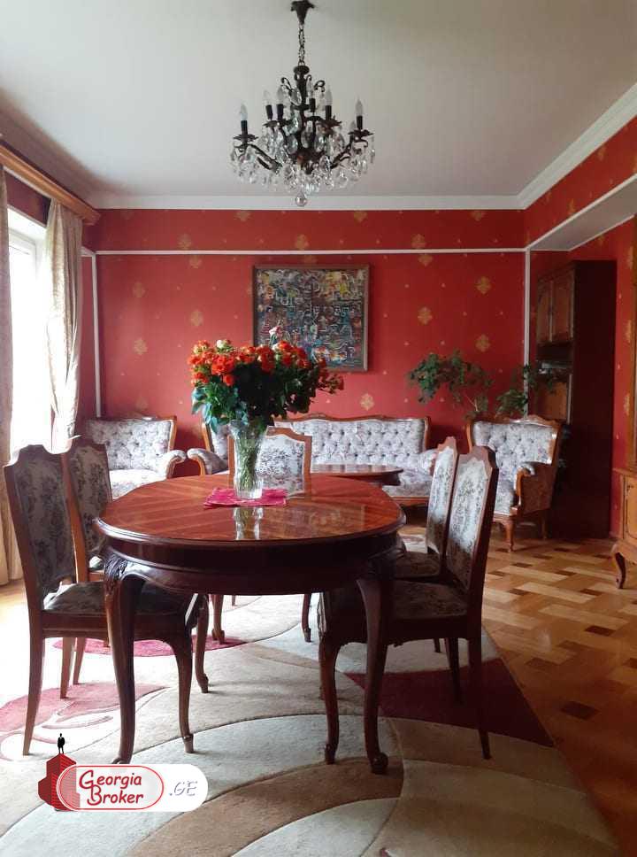 იყიდება ახალი გარემონტებული 4 ოთახიანი ბინა