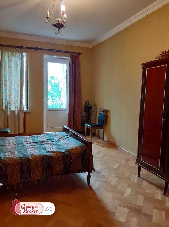 იყიდება ახალი გარემონტებული 4 ოთახიანი ბინა