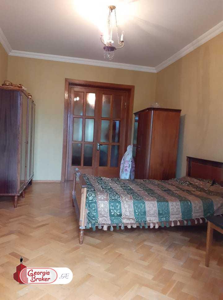 იყიდება ახალი გარემონტებული 4 ოთახიანი ბინა