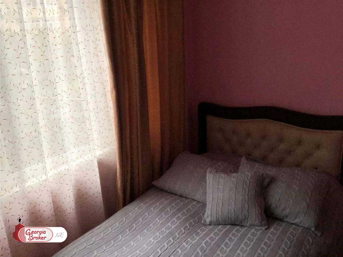 იყიდება ახალი გარემონტებული 4 ოთახიანი ბინა