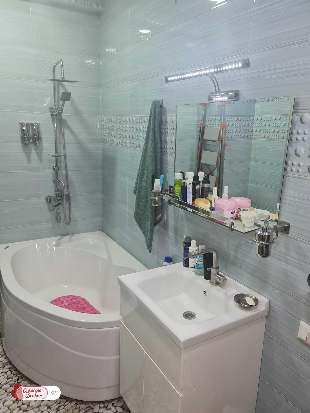 nearly repaired 3-room apartment for sale