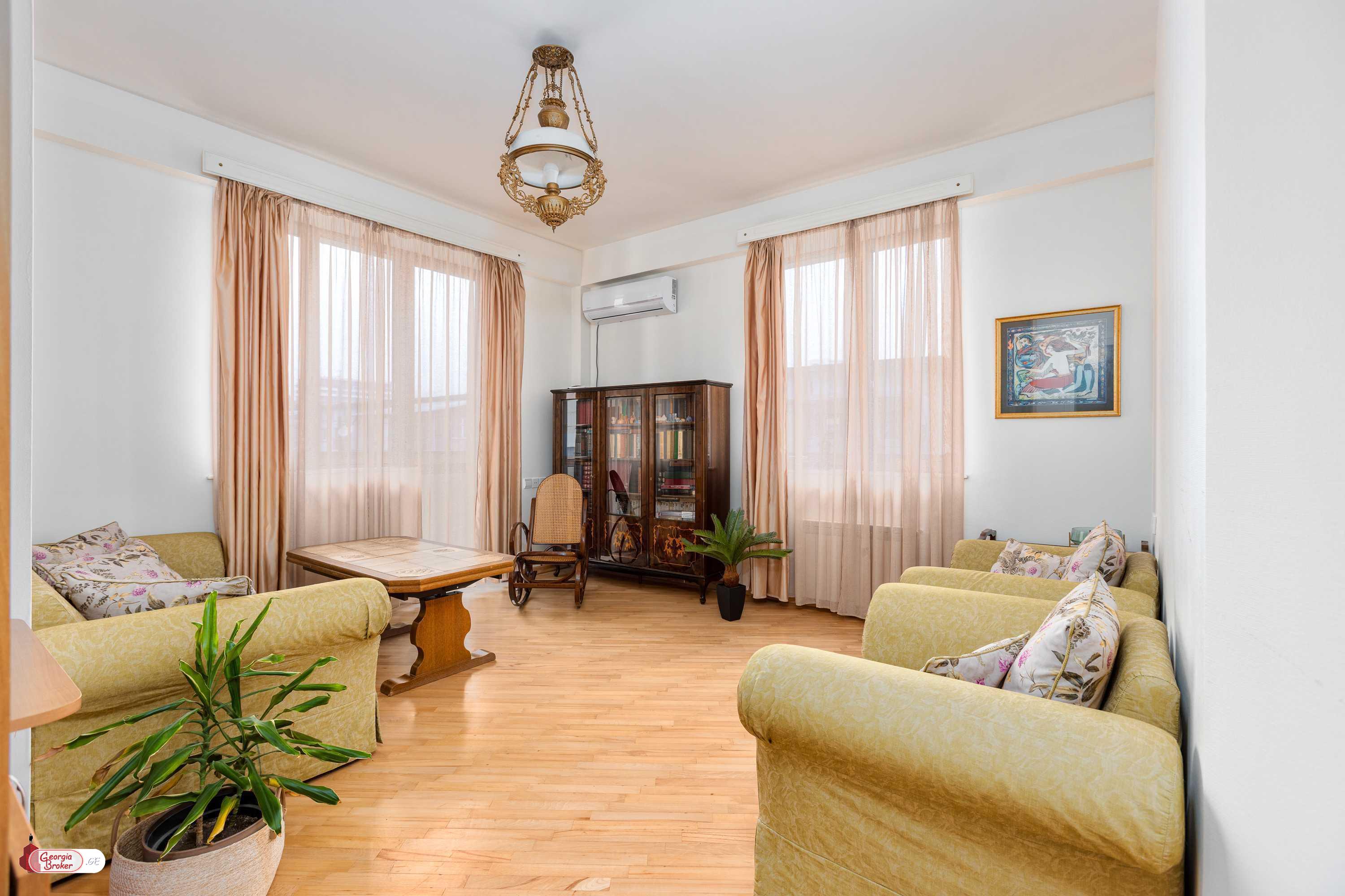 nearly repaired 2-room apartment for sale