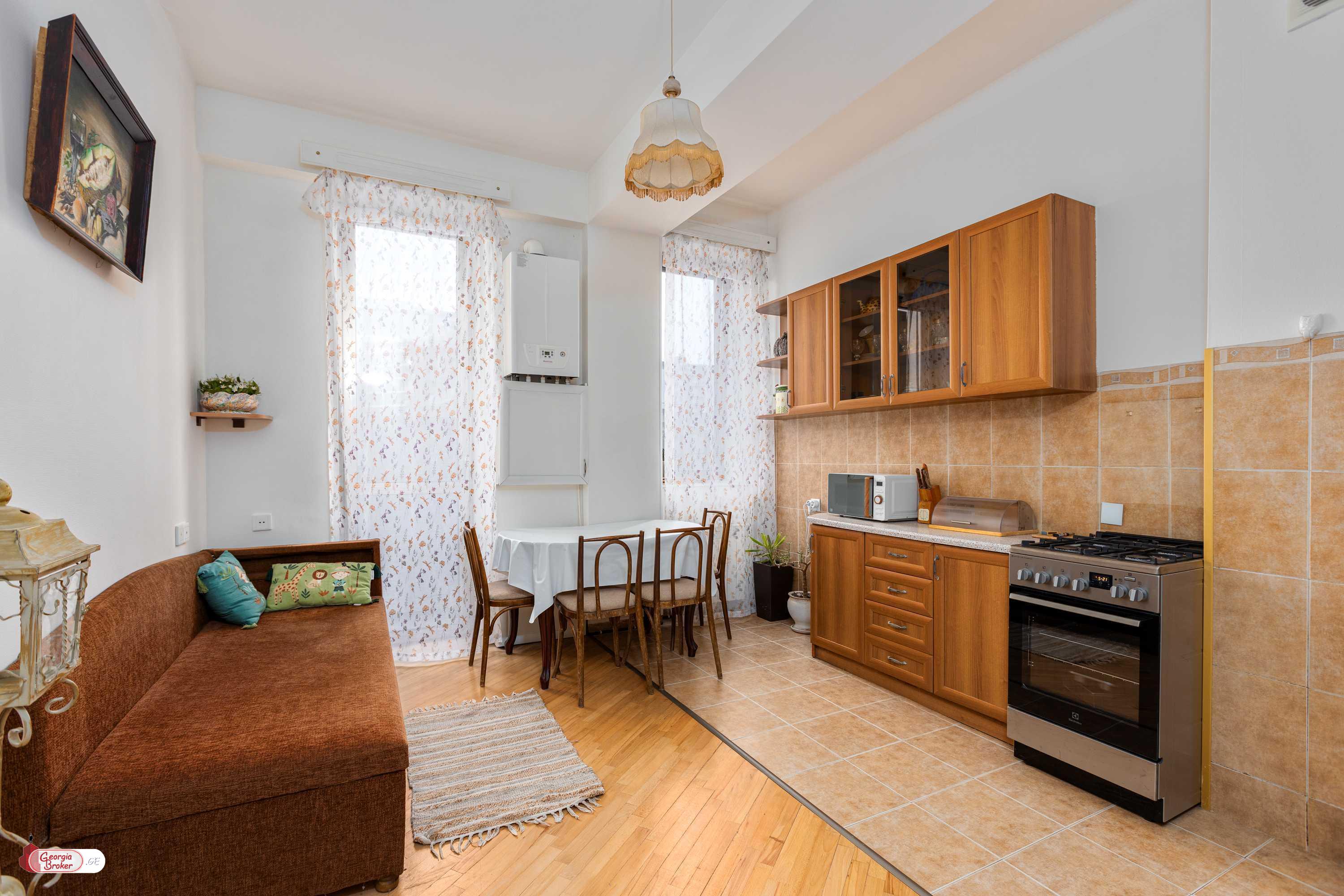 nearly repaired 2-room apartment for sale