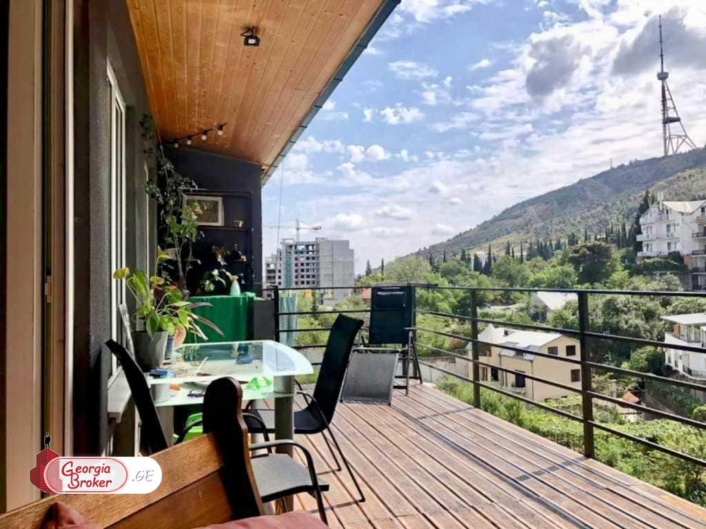 იყიდება ახალი გარემონტებული 4 ოთახიანი ბინა