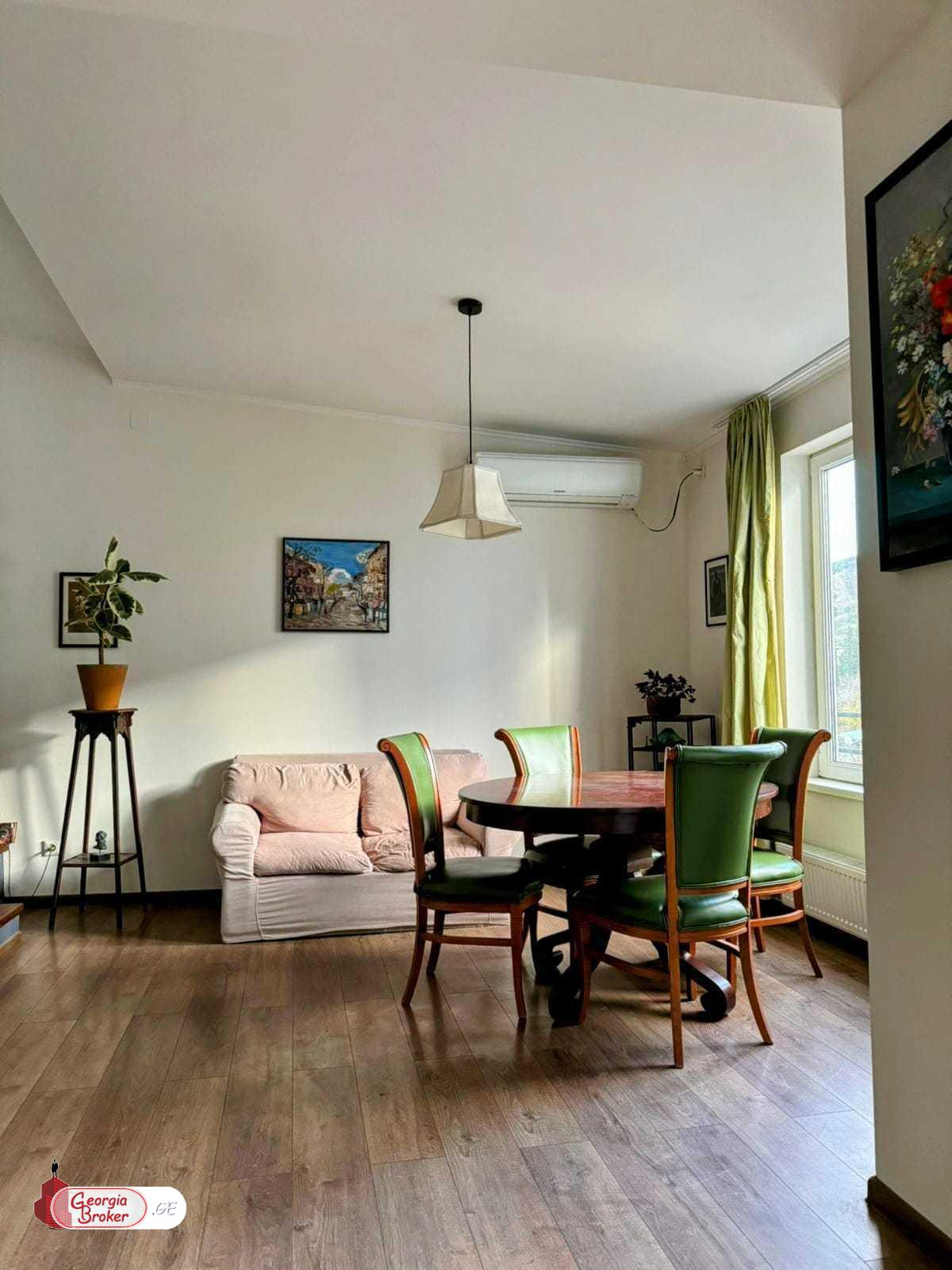 იყიდება ახალი გარემონტებული 4 ოთახიანი ბინა