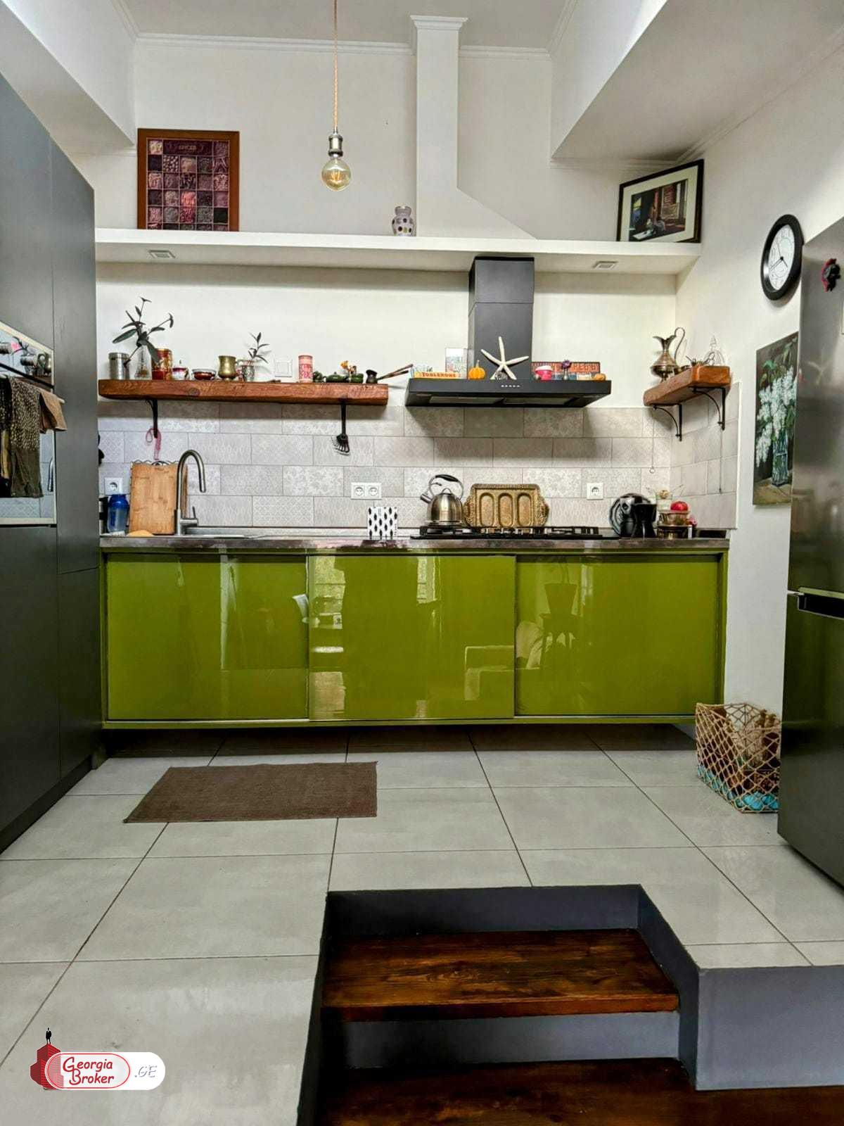 იყიდება ახალი გარემონტებული 4 ოთახიანი ბინა