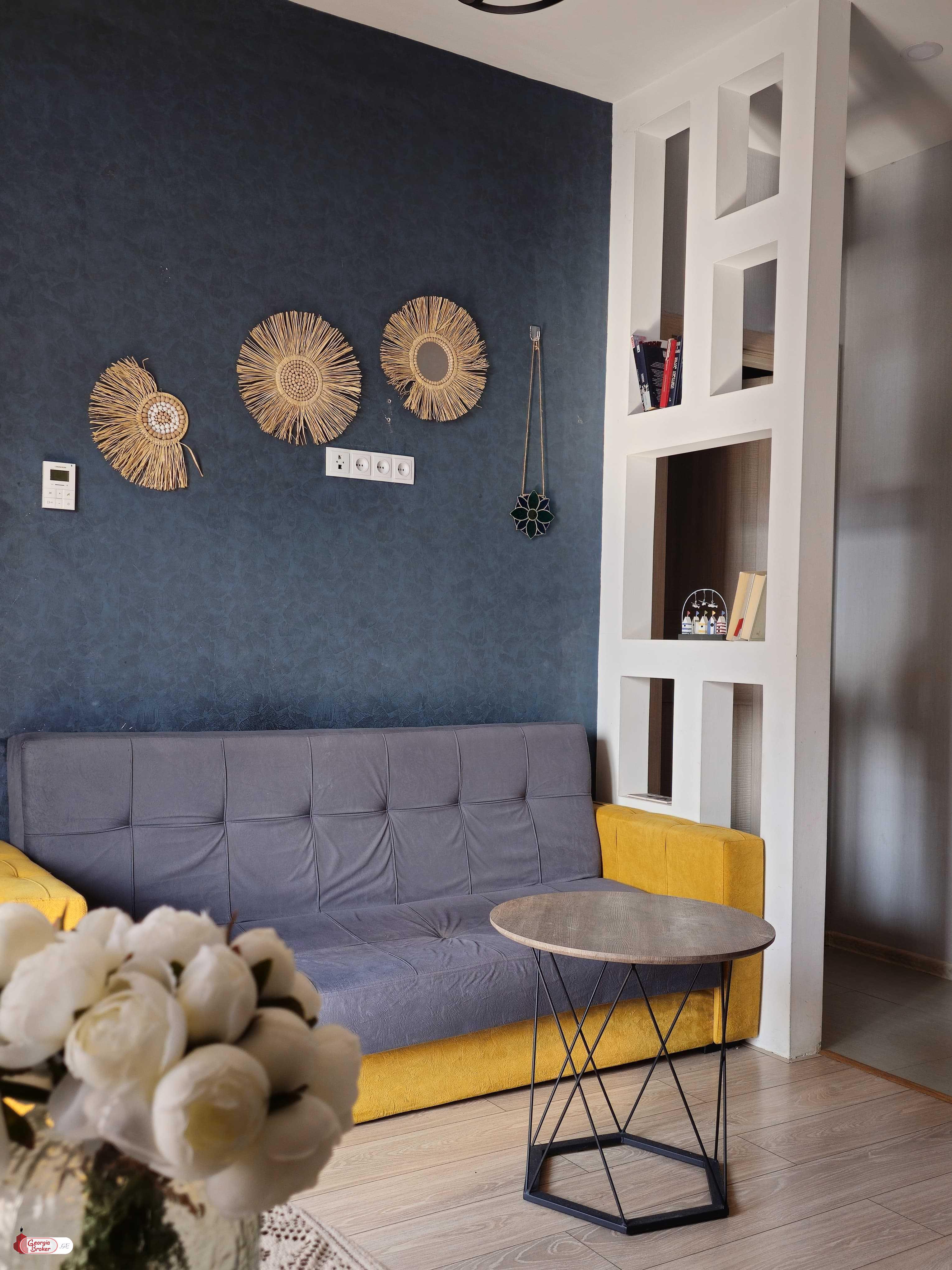 nearly repaired 2-room apartment for sale