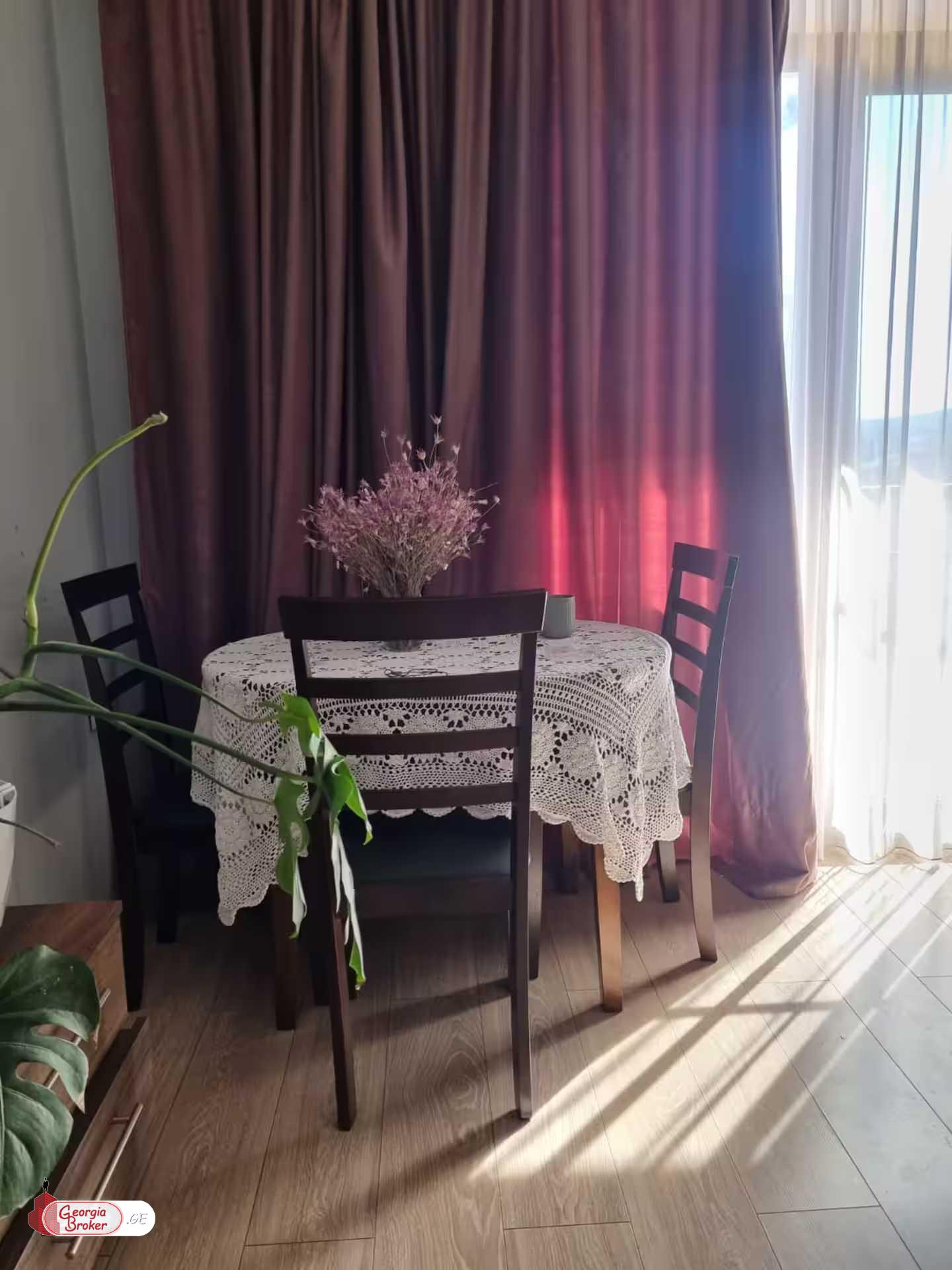 nearly repaired 2-room apartment for sale