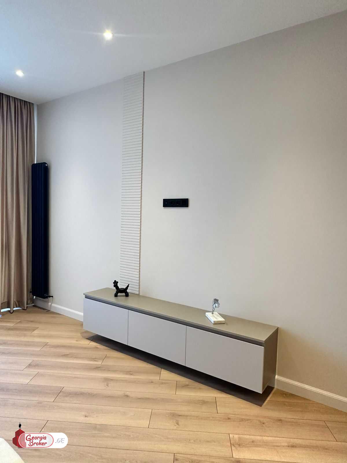 nearly repaired 2-room apartment for sale