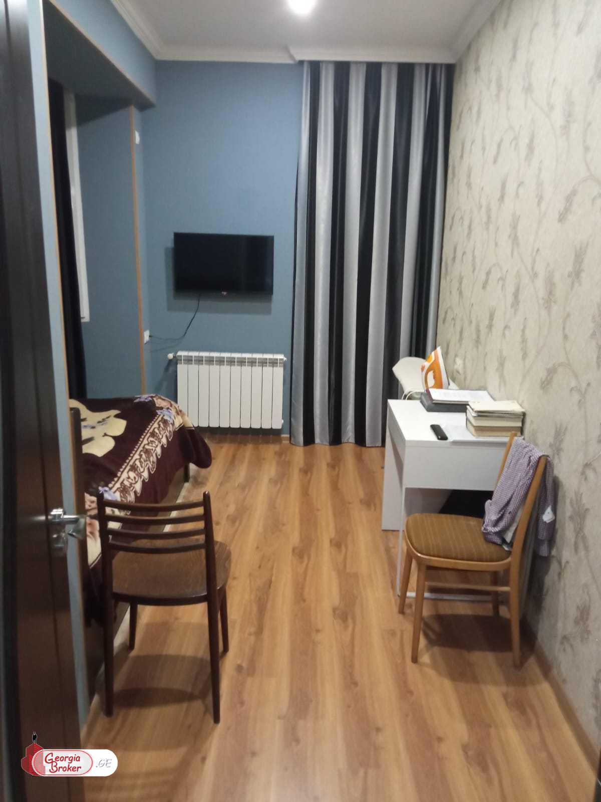 nearly repaired 3-room apartment for sale