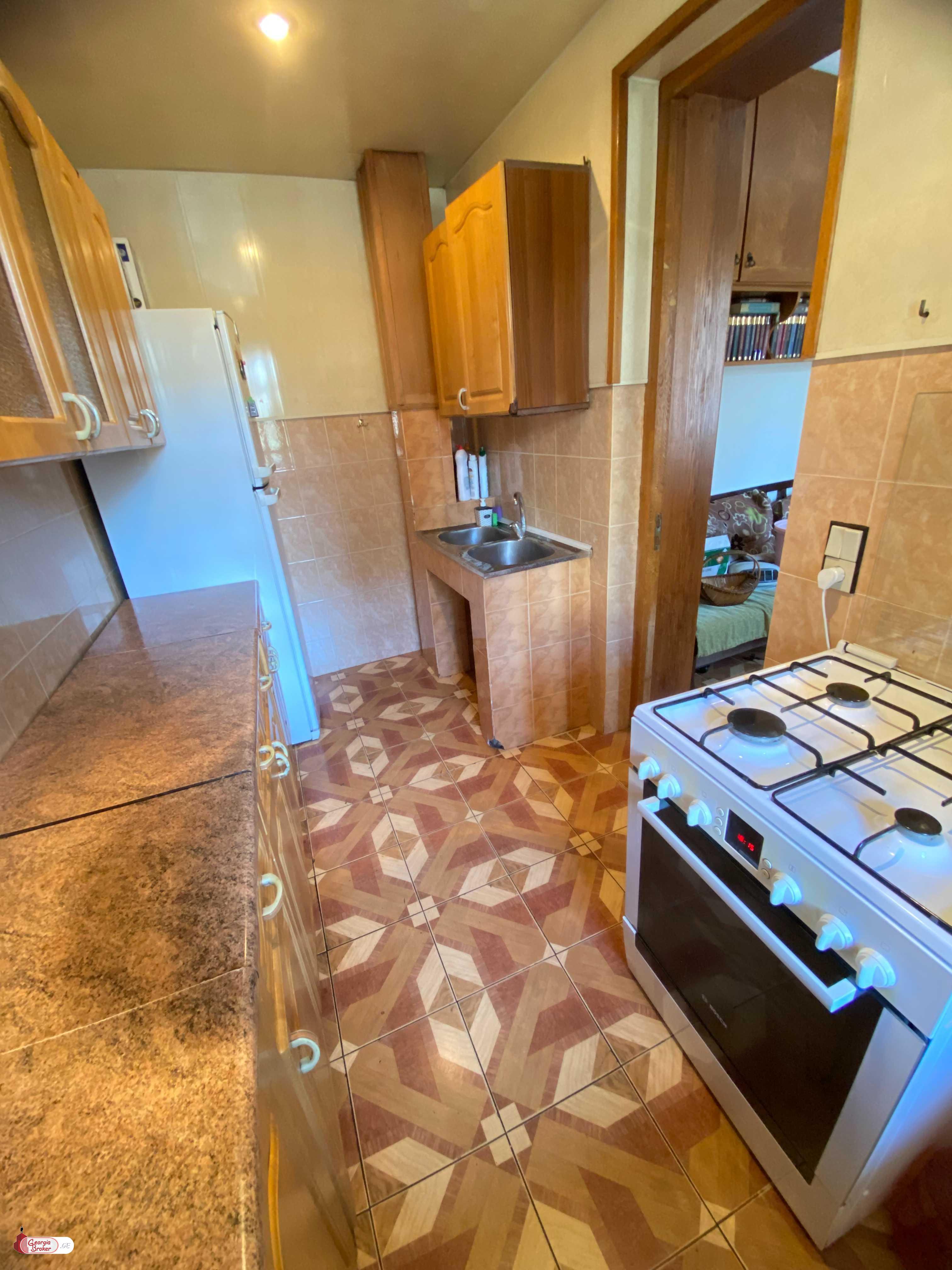 იყიდება ახალი გარემონტებული 4 ოთახიანი ბინა