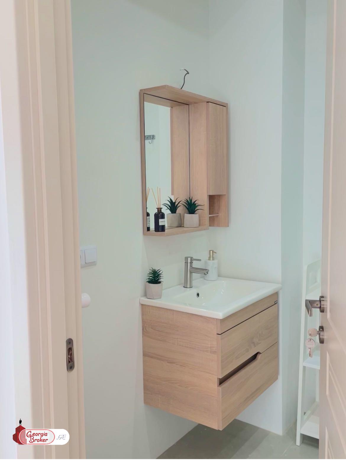 nearly repaired 2-room apartment for sale