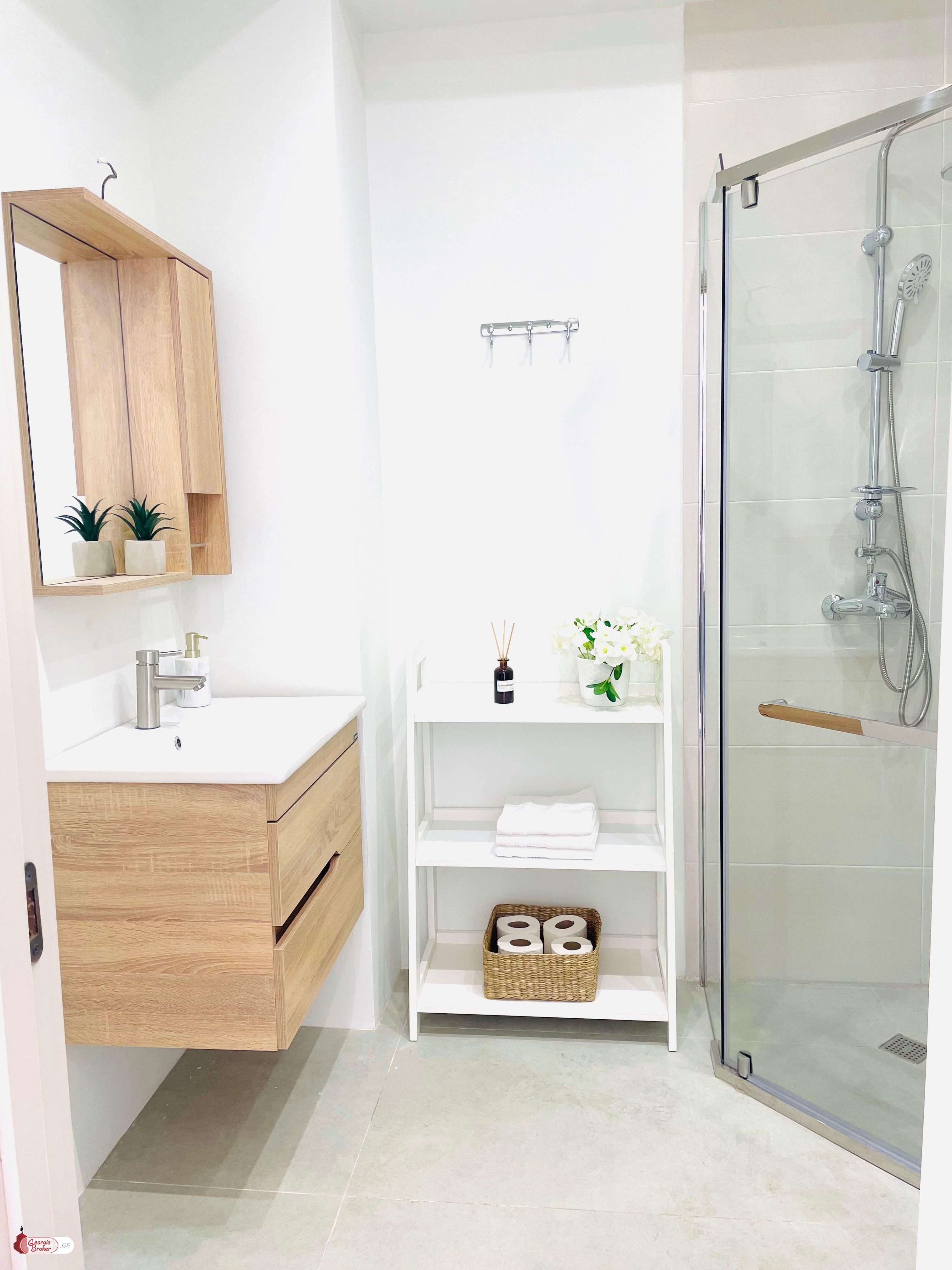 nearly repaired 2-room apartment for sale