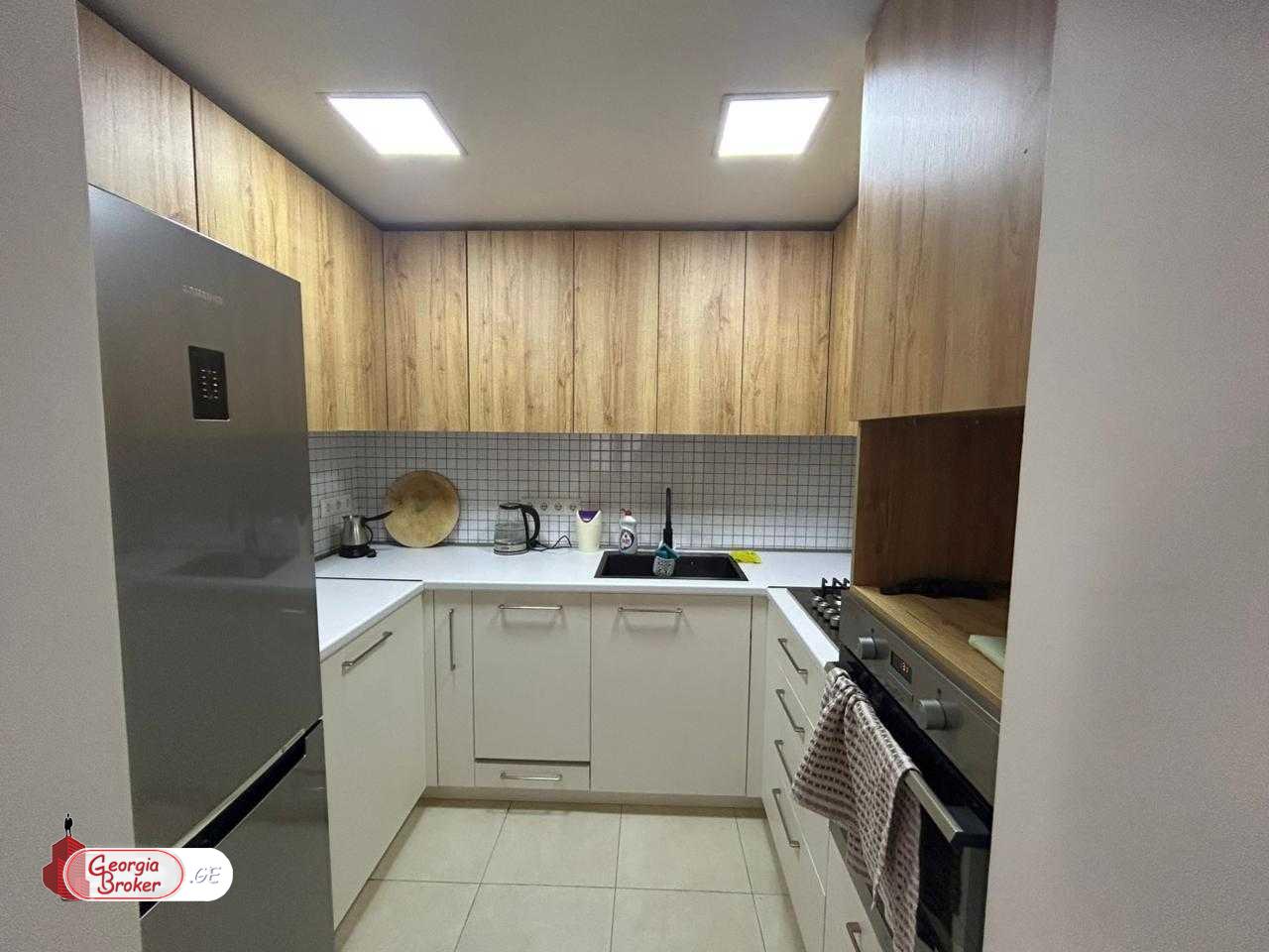 იყიდება ახალი გარემონტებული 3 ოთახიანი ბინა