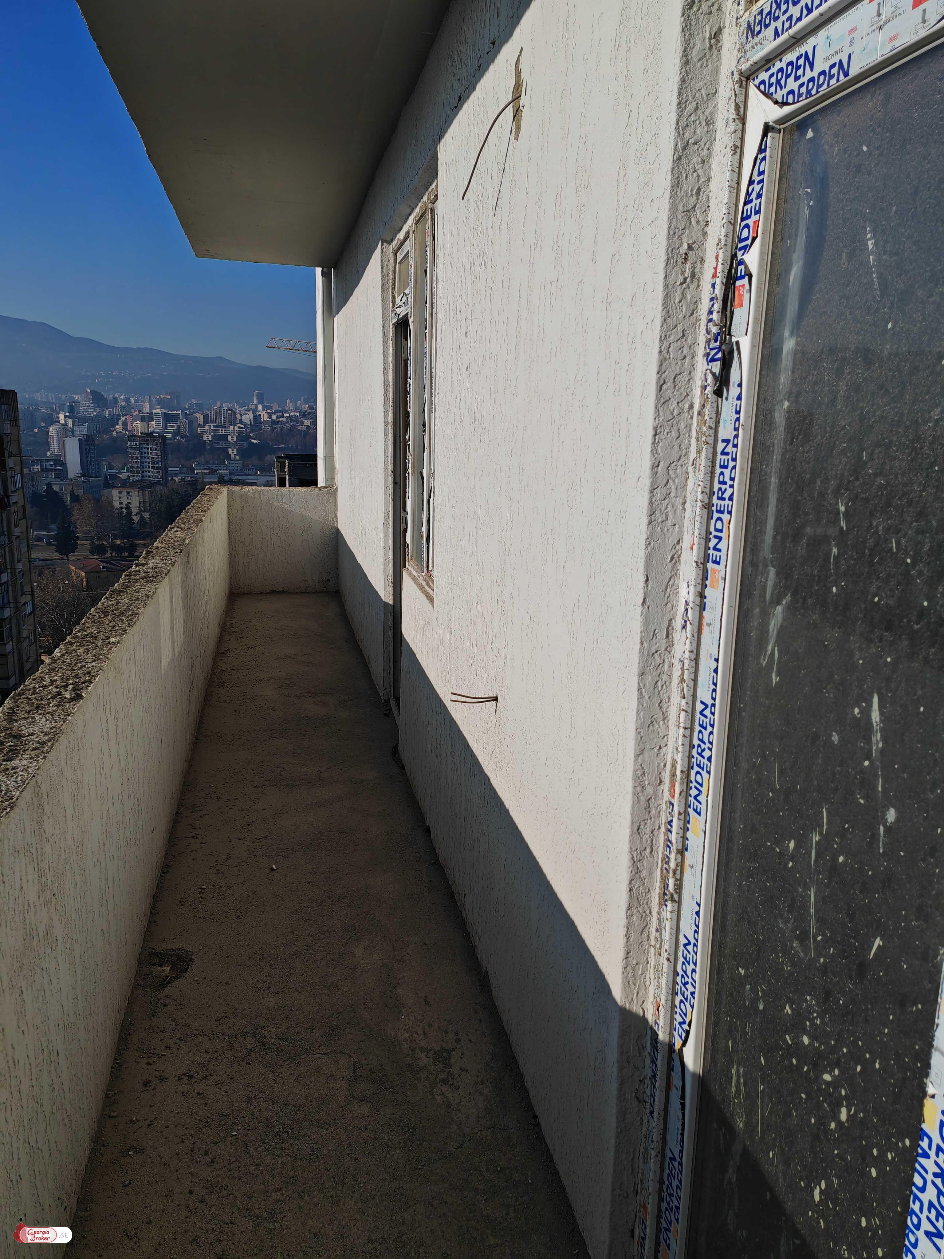 იყიდება ახალი აშენებული 3 ოთახიანი ბინა