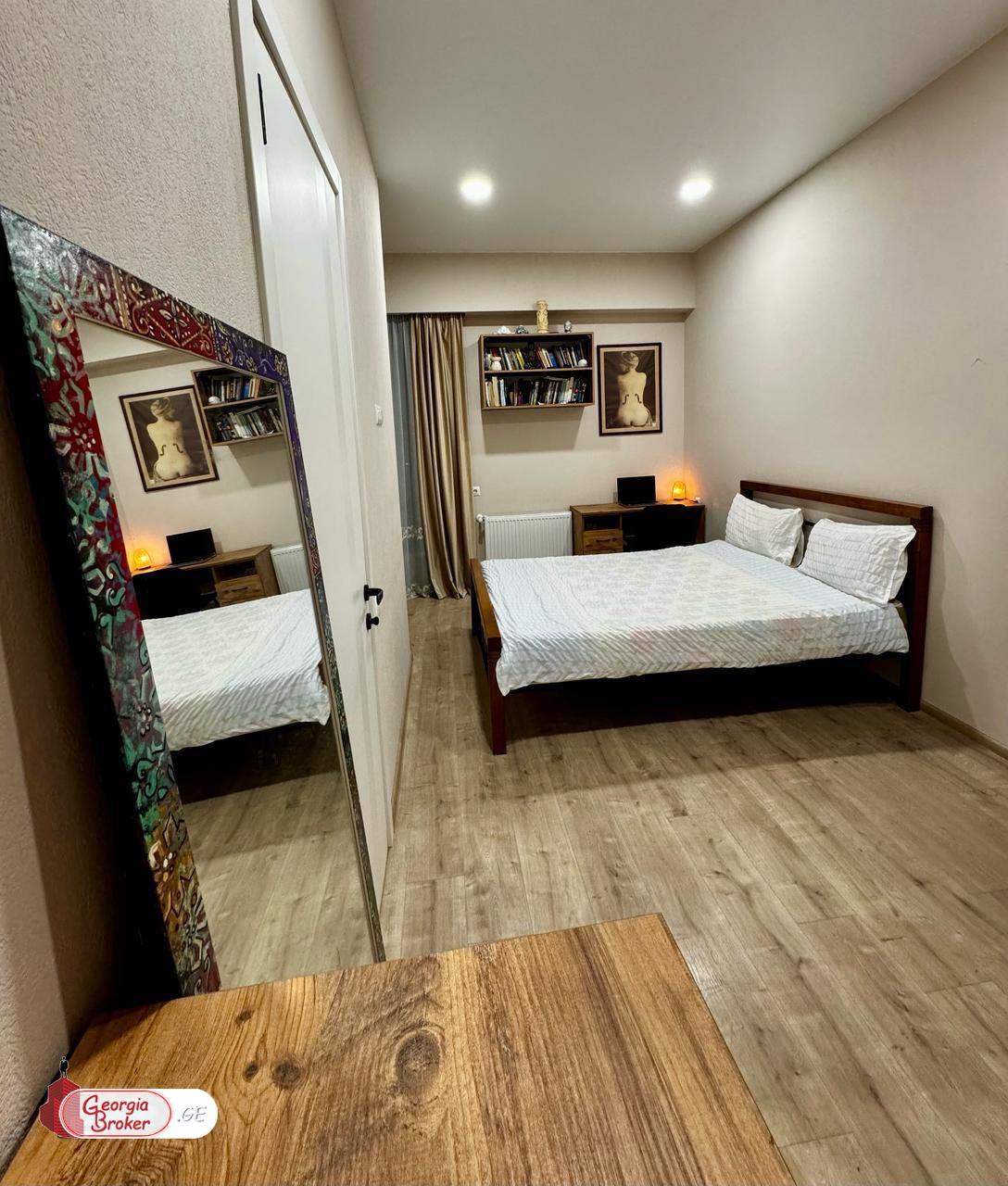 продается квартира с новым ремонтом 4-комнаты